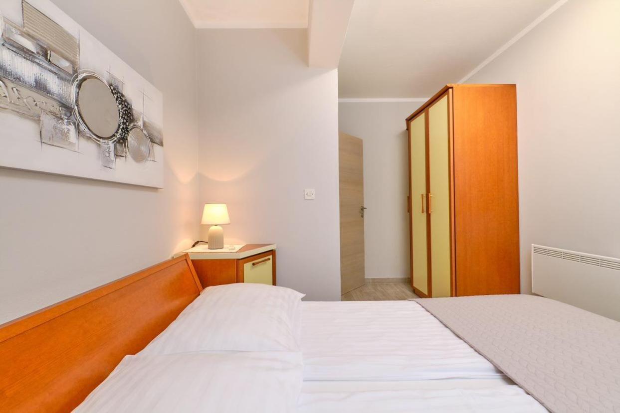 Apartments Enna Mali Lošinj Dış mekan fotoğraf
