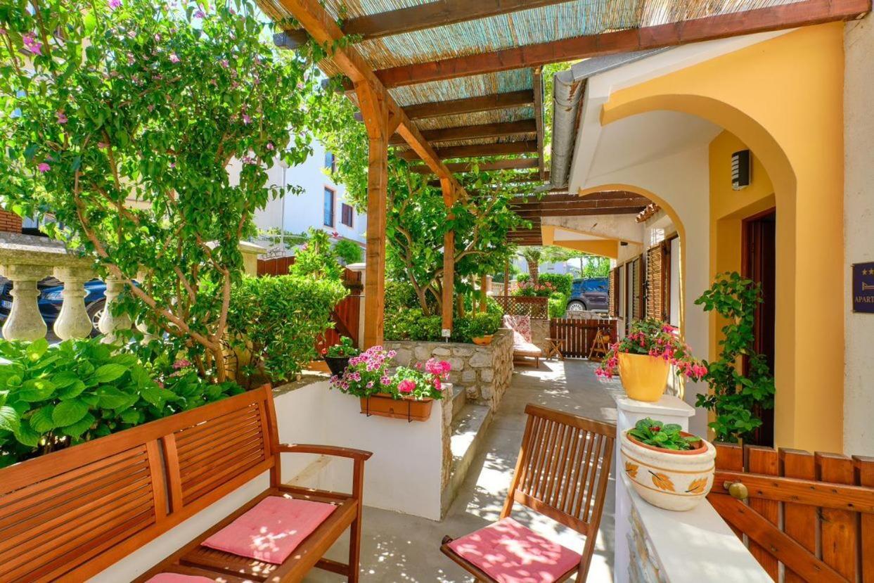 Apartments Enna Mali Lošinj Dış mekan fotoğraf